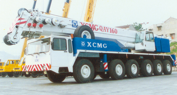 w66利来成功研发亚洲最大160吨全地面起重机